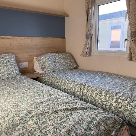 MV7 Suffolk sands holiday park Felixstowe Exteriör bild